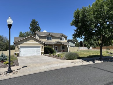 Lake Home For Sale in Klamath Falls, Oregon