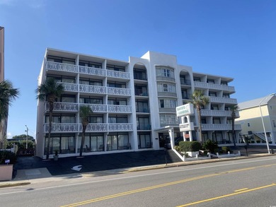 Great Location! Great getaway condo located conveniently on - photo 1