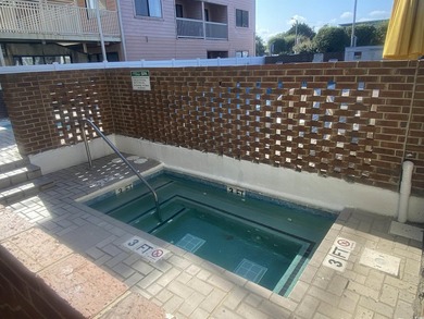 Great Location! Great getaway condo located conveniently on - photo 4