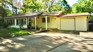 Lake Home For Sale in Gun Barrel City, Texas