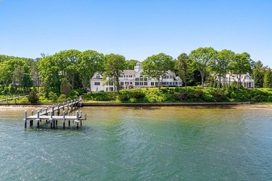 Nestled amid beautifully landscaped grounds, this exceptional 7 - photo 2