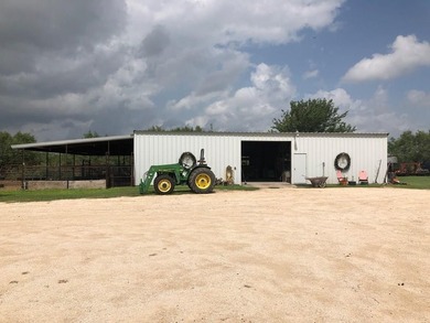510+ acres fenced and cross fenced into 4 pastures and 1 trap - photo 4