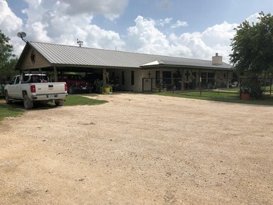 510+ acres fenced and cross fenced into 4 pastures and 1 trap - photo 5