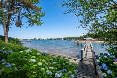 Nestled amid beautifully landscaped grounds, this exceptional 7 - photo 7