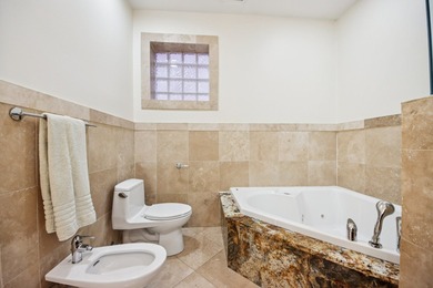 Beautiful Lakeview 3 bedroom, 2 bathroom condo in Blaine School