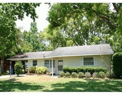 Lake Dora Home Sale Pending in Mount Dora Florida