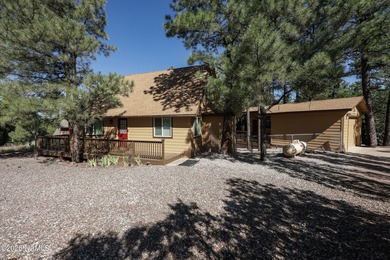 This beautifully updated 3 bedroom 2 bath cabin offers - photo 9