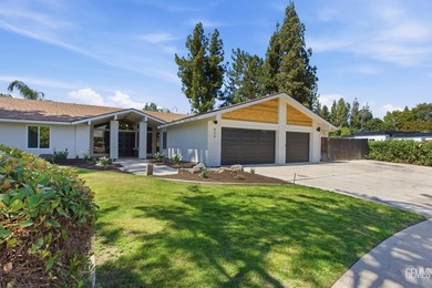 Located in desirable Stockdale Estates, this fully reimagined - photo 3