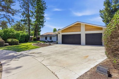 Located in desirable Stockdale Estates, this fully reimagined - photo 4