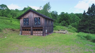 A rare opportunity to own your own private Catskills retreat in - photo 12