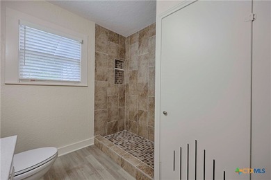 Welcome home to 903 N. Glendale Street in the heart of - photo 12