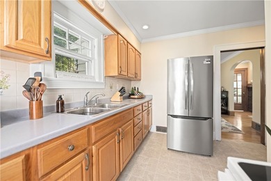 Step into timeless Irondequoit character in this beautiful - photo 13