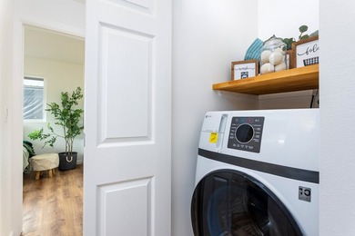 Welcome to this brand new 3 bedroom, 2 bathroom home in - photo 14