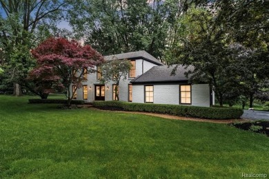 Lake Home Sale Pending in Ferndale, Michigan
