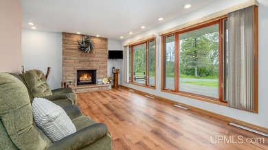 Lake life starts here! This completely renovated Lake Antoine - photo 2