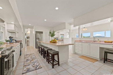 Perched along the Koolau Mountain range in the prestigious - photo 7