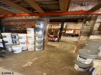 Priced to Sell !. Rare find, 3 story Warehouse in the heart of - photo 8