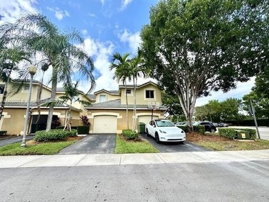 Weston Lakes Area Townhome/Townhouse For Sale in Weston Florida