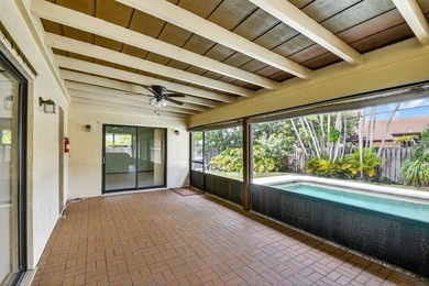 Perfect gathering home! Designed for both entertaining and - photo 7
