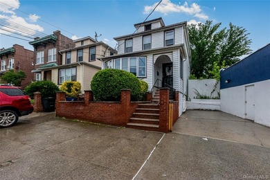 Located in the heart of Pelham Bay, 2810 Harrington Avenue is a - photo 2