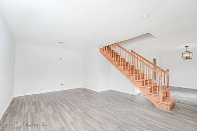 Welcome to The Oaks at Latourette, where comfort and convenience - photo 11