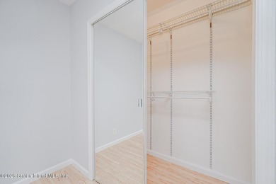Welcome to The Oaks at Latourette, where comfort and convenience - photo 16