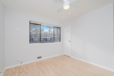 Welcome to The Oaks at Latourette, where comfort and convenience - photo 21