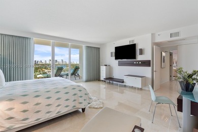 Designer renovated and furnished modern showplace in highly - photo 27