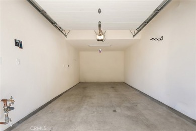 Welcome to this beautifully appointed third-floor, single-level - photo 27