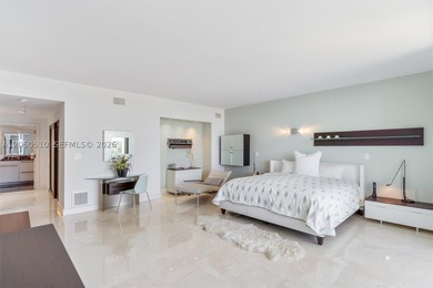 Designer renovated and furnished modern showplace in highly - photo 28