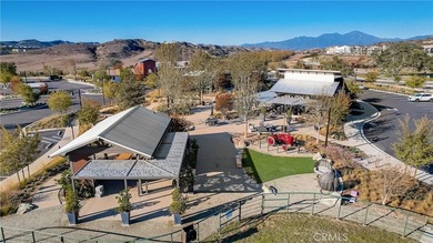 Welcome to this beautifully appointed third-floor, single-level - photo 33