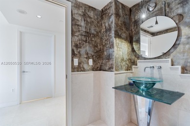 Designer renovated and furnished modern showplace in highly - photo 40