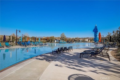 Welcome to this beautifully appointed third-floor, single-level - photo 45