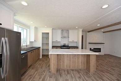 Welcome to this beautiful, brand-new manufactured home featuring - photo 5