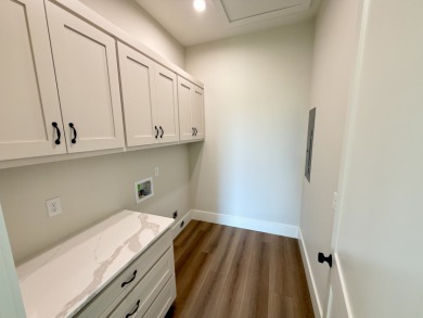 Amazing New Construction Home at Lake Malone! - photo 17