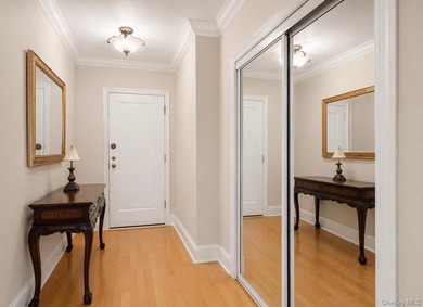 Welcome to resort-style living in this spacious and beautifully - photo 3