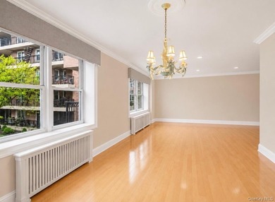 Welcome to resort-style living in this spacious and beautifully - photo 4