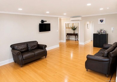Welcome to resort-style living in this spacious and beautifully - photo 5