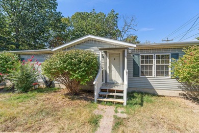 Lake Taneycomo Home For Sale in Merriam Woods Missouri