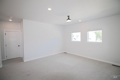 Tough to find opportunity in the desired Music Estate - photo 38