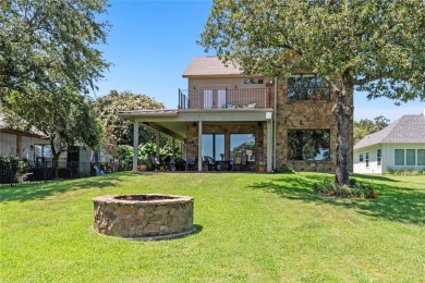 Cozy remodeled 4 bedroom 3 bath lakehouse featuring large - Lake Home For Sale in Mabank, Texas