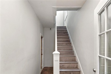 BACK ON THE MARKET AND READY TO SELL!! HUGE Brick corner - photo 4
