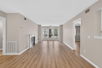 Lovely villa on the south end perfect for full-time residents or - photo 4