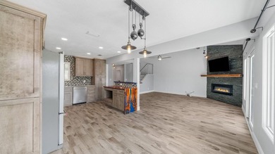 Welcome to 1319 Capri Drive, an end-unit waterfront townhome - photo 6