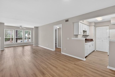 Lovely villa on the south end perfect for full-time residents or - photo 7