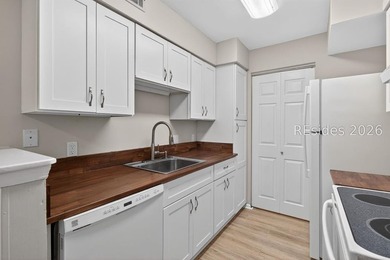 Lovely villa on the south end perfect for full-time residents or - photo 9