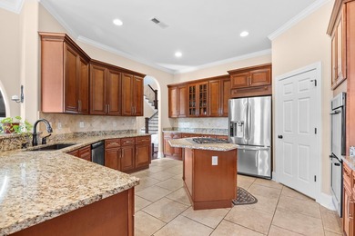 This exceptional 5 bedroom, 4 bath custom home with over 6,000 - photo 8