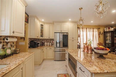 Stunning Detached Home in Morris Park - 1715 Hering Ave, Bronx - photo 8
