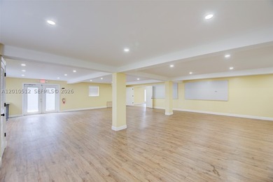 359 10th Street Positioned on a prominent hard corner, this - photo 30