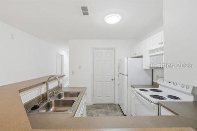Welcome to this beautifully updated 3-bedroom, 2-bath villa - photo 11
